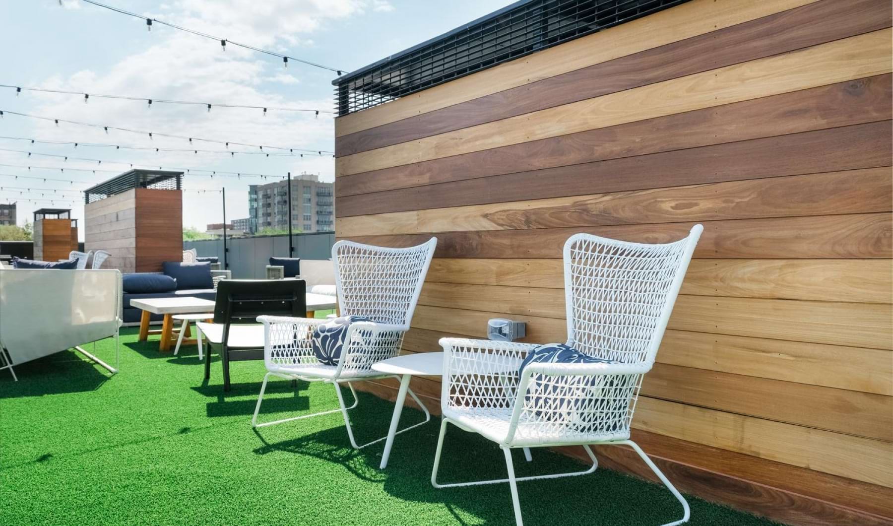 FLATS Amenities and Rooftop Deck at The Winnie Enjoy FLATS Amenities in Uptown at The Winnie