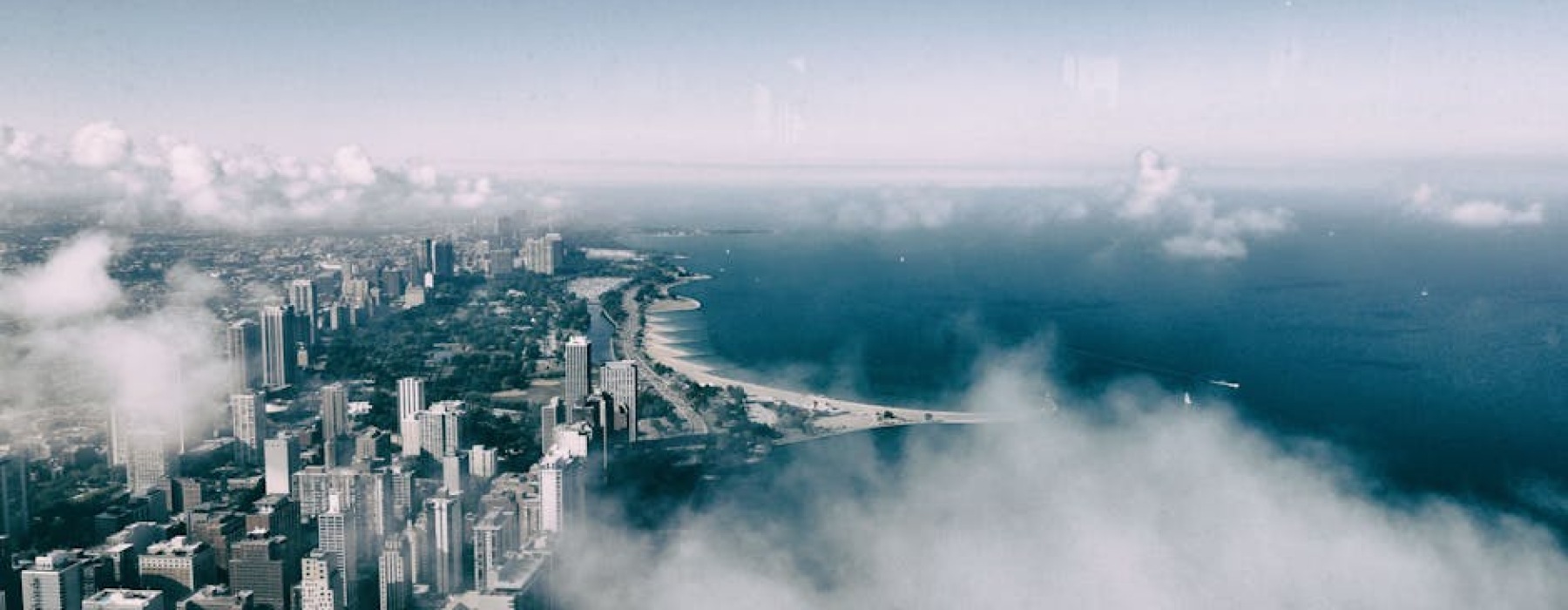 Chicago skyline with lake view - 1 bedroom apartment in uptown chicago