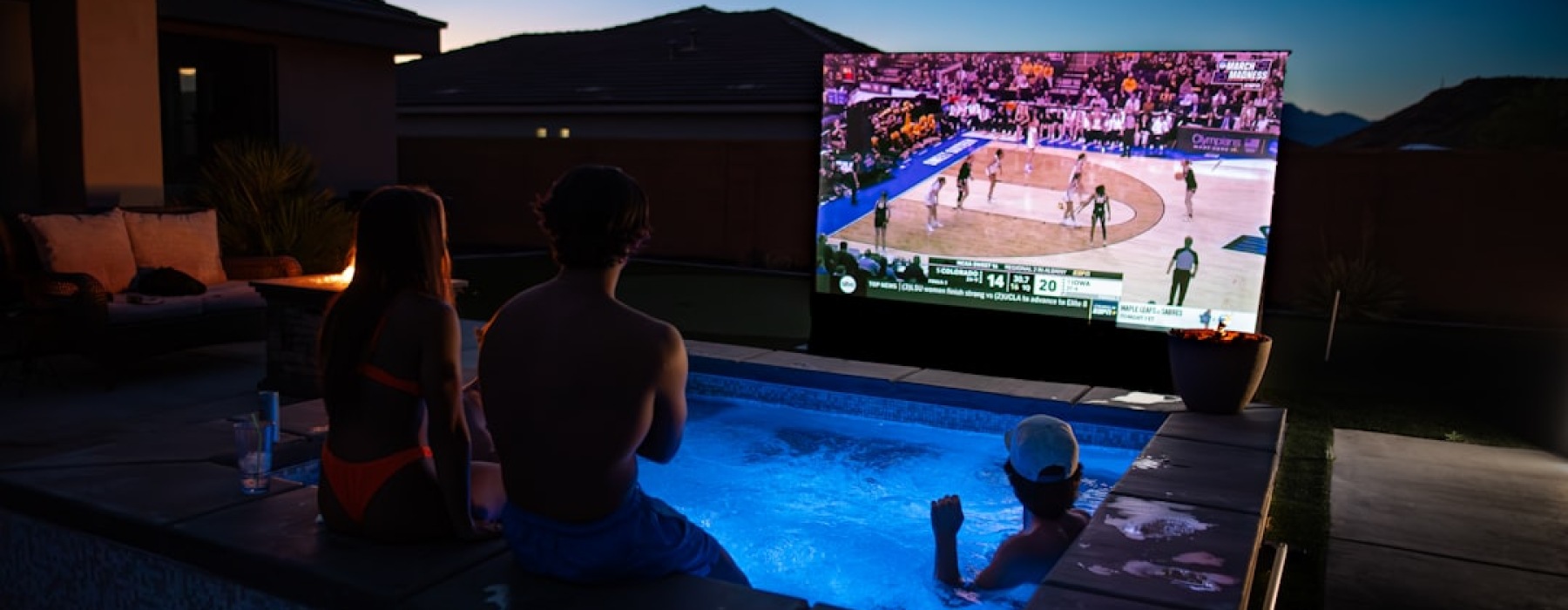 sports bar with fans watching game on large screens - best sports bar